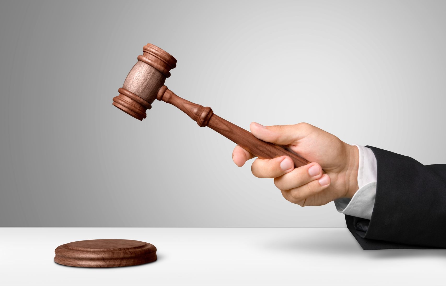 Rechtliche Lage bei Unterlassung der DIN VDE 0701 - 0702 Prüfung Rechtliche Lage bei Unterlassung der DIN VDE 0701 - 0702 Prüfung