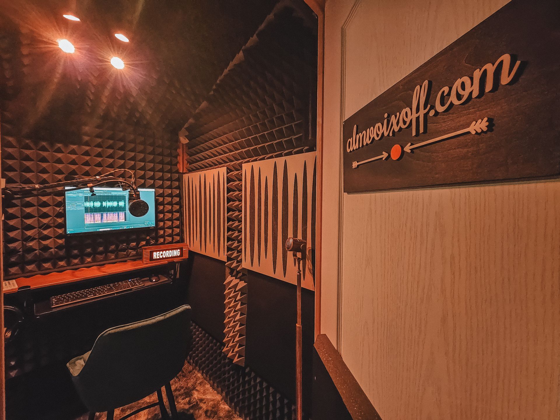 Le Home studio : Audrey LM voix off fémme en ligne