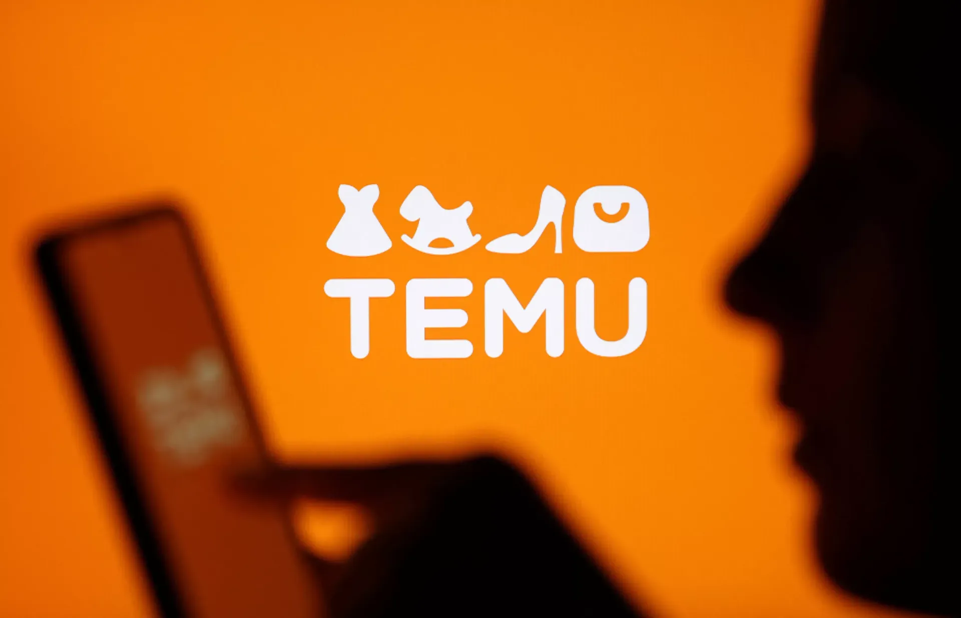 voix off féminine pour TEMU