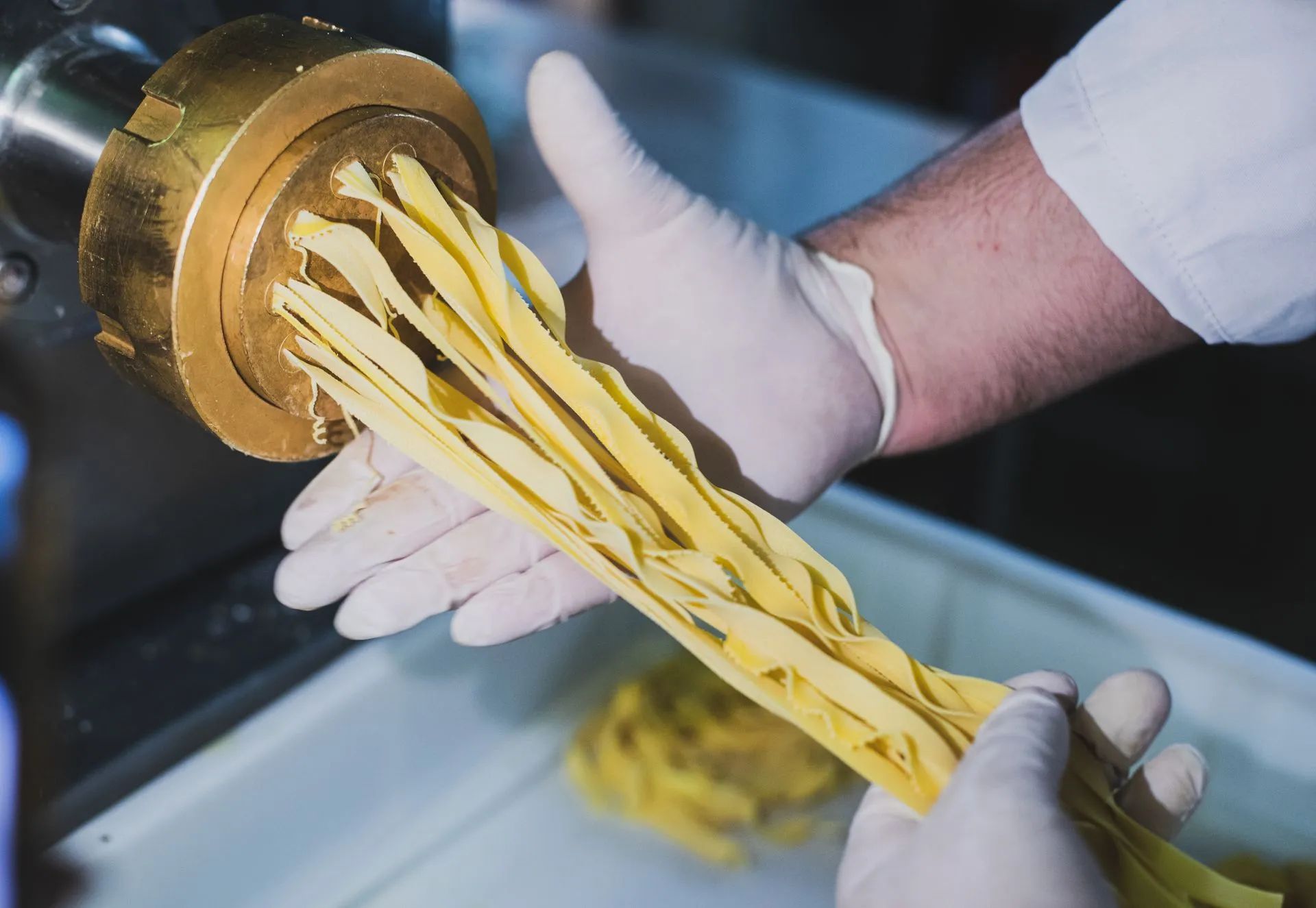 Fabrication des pâtes fraîches maison en cuisine