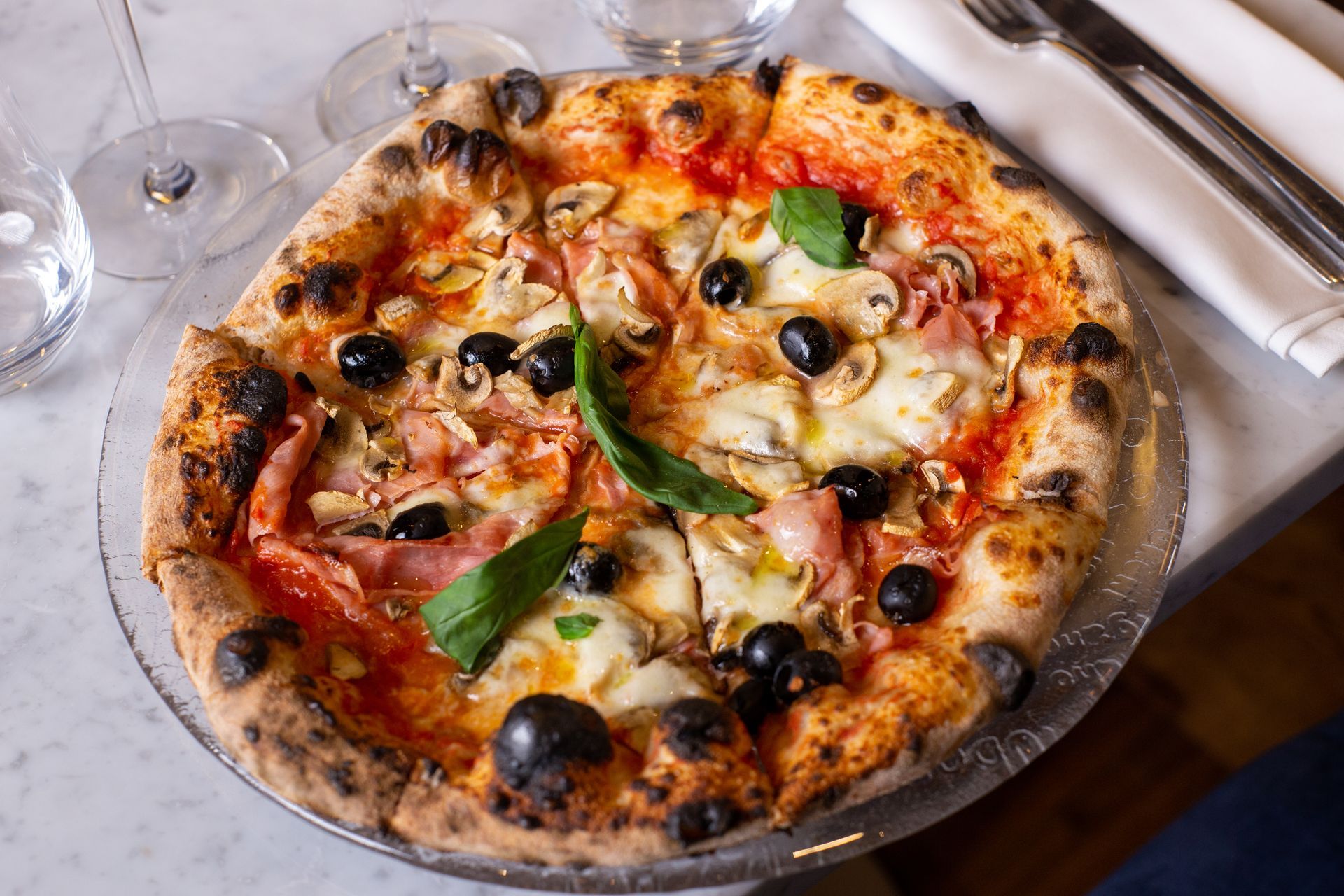 Lyna-Ristorante-italien-insalata-buratta-publiese.jpg
