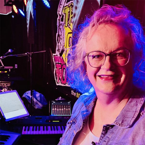 Laura Schaible - the80tones Keyboards