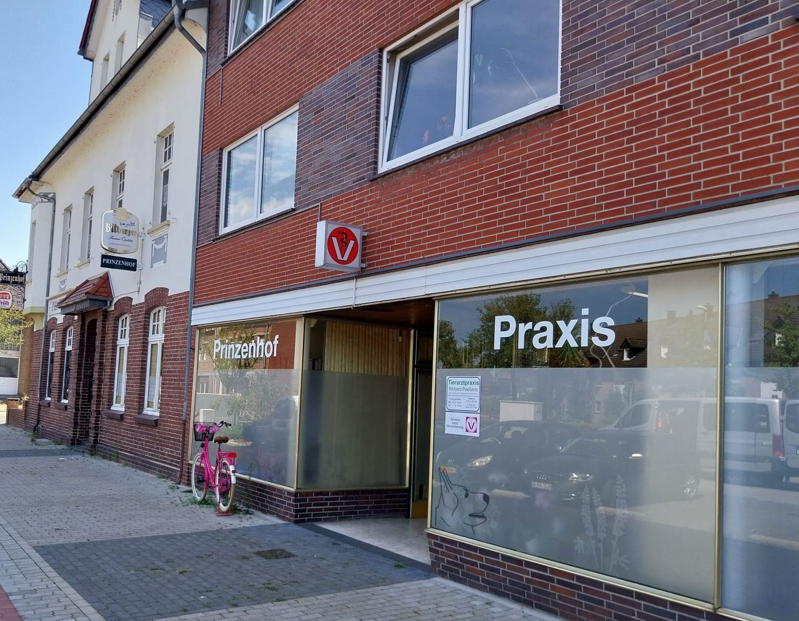 Tierarztpraxis-Paessens-Kevelaer-Wemberstrasse-39 Wemberstrasse 39 Haupteingang Tierarztpraxis Paessens Kevelaer
