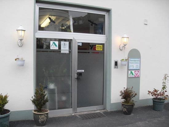 Notfall Eingang der Tierarztpraxis Prinzenhof in Kevelaer