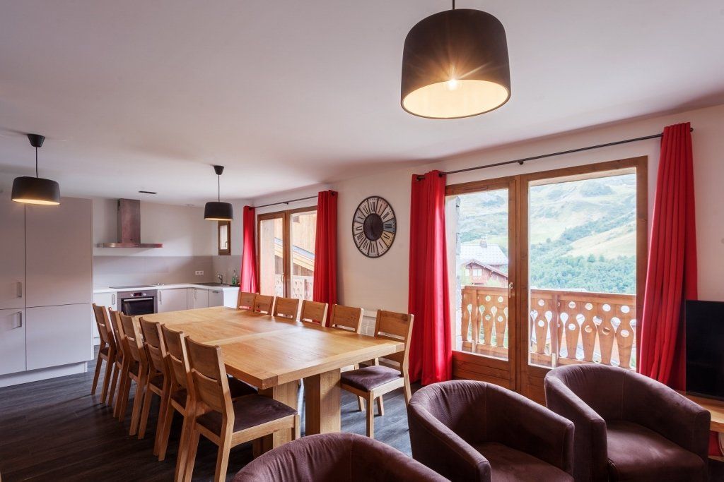 Salle à manger appartement Les Menuires