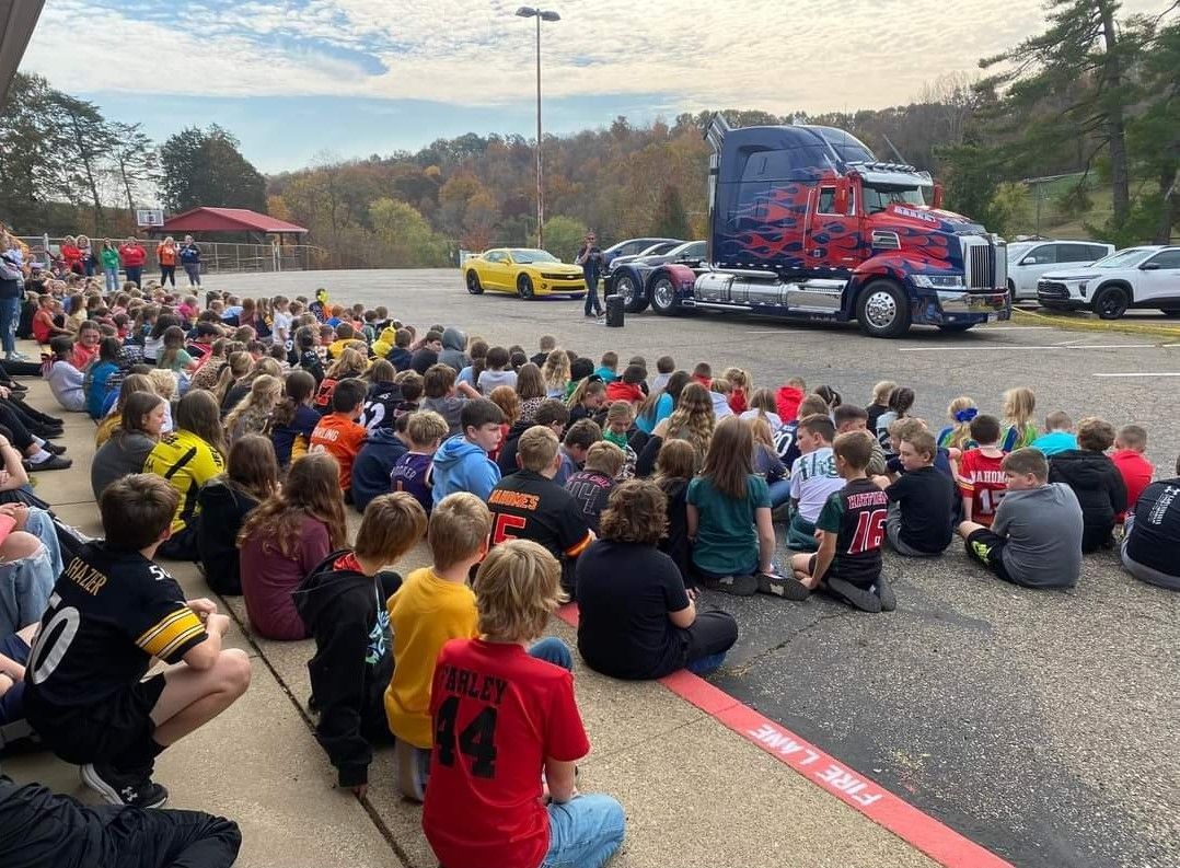 Joe Fiduccia speaking to the students of Roosevelt Elementary School in Point Pleasant, WV
