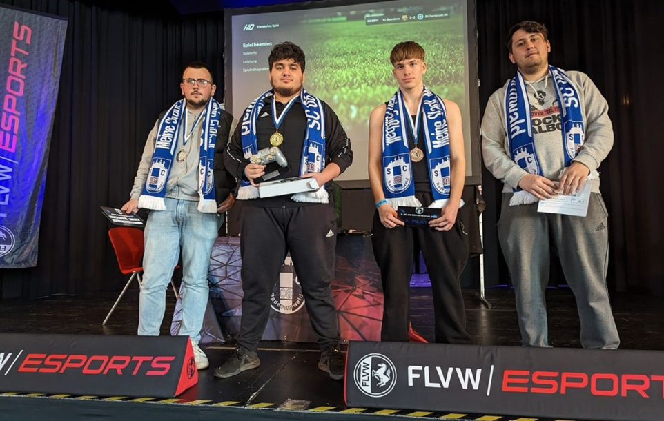 Esports, SC 08 Radevormwald, Fussballverein, Senioren, Junioren, Sponsoren, Trikot, SC08, Rade, Nachrichten, Sport, Verein, Veranstaltungen, News, Fรถrderverein, Stickeralbum, Stadt auf der Hรถhe