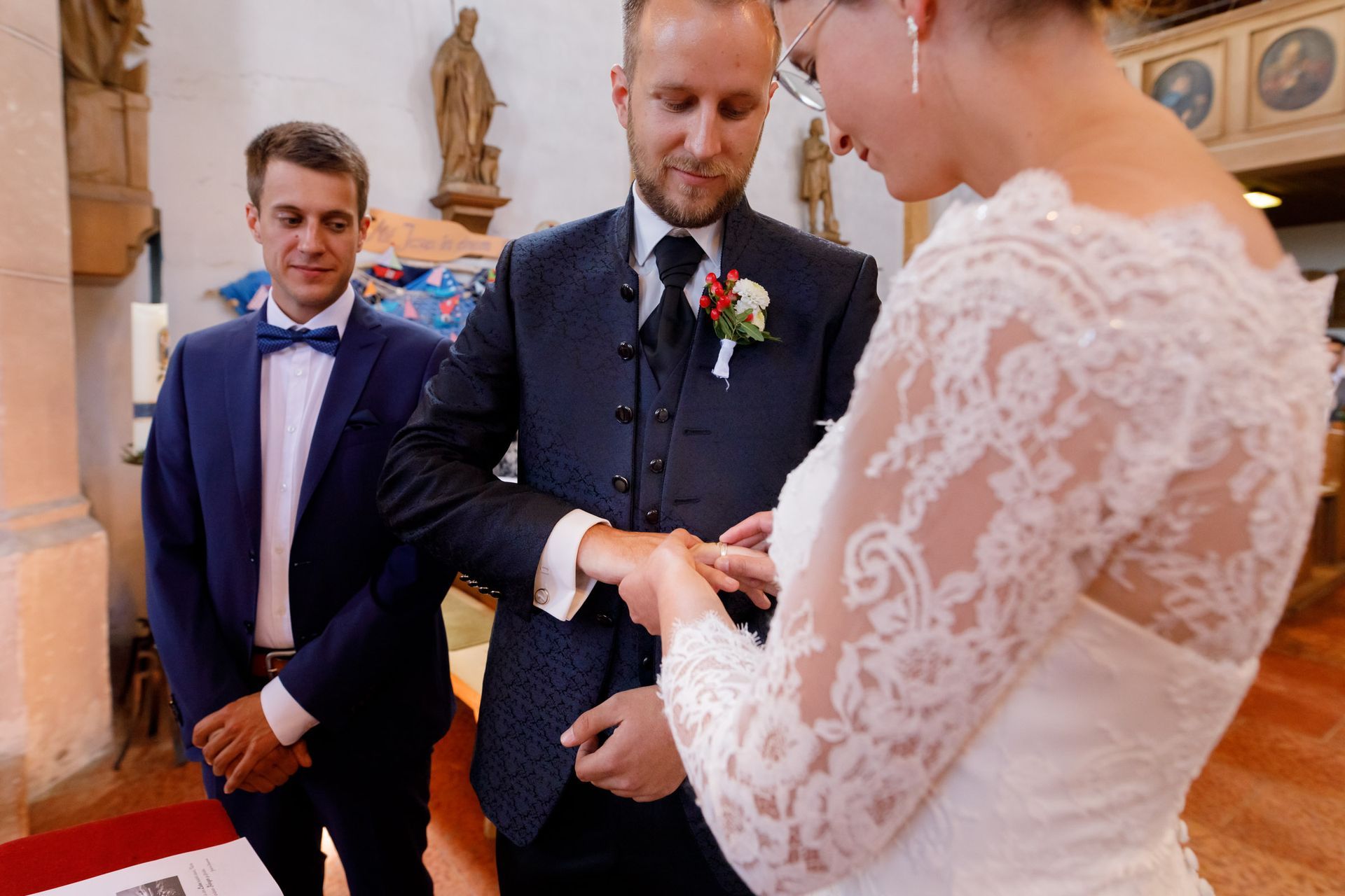 hochzeitsfotograf trauung kirche nussdorf ringwechsel