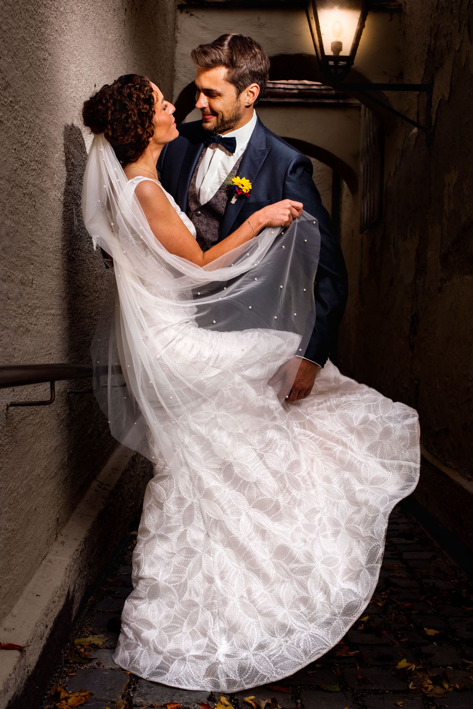 brautpaar bei portraitsession mit hochzeitsfotograf altötting