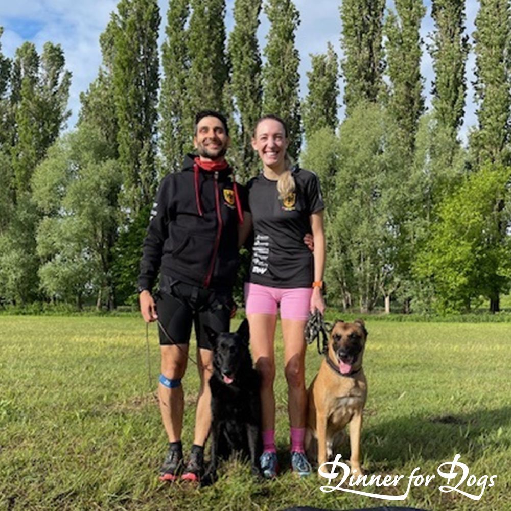 Das Bild zeigt die Dinner for Dogs-Markenbotschafterin Julia Perr auf einem Sportevent
