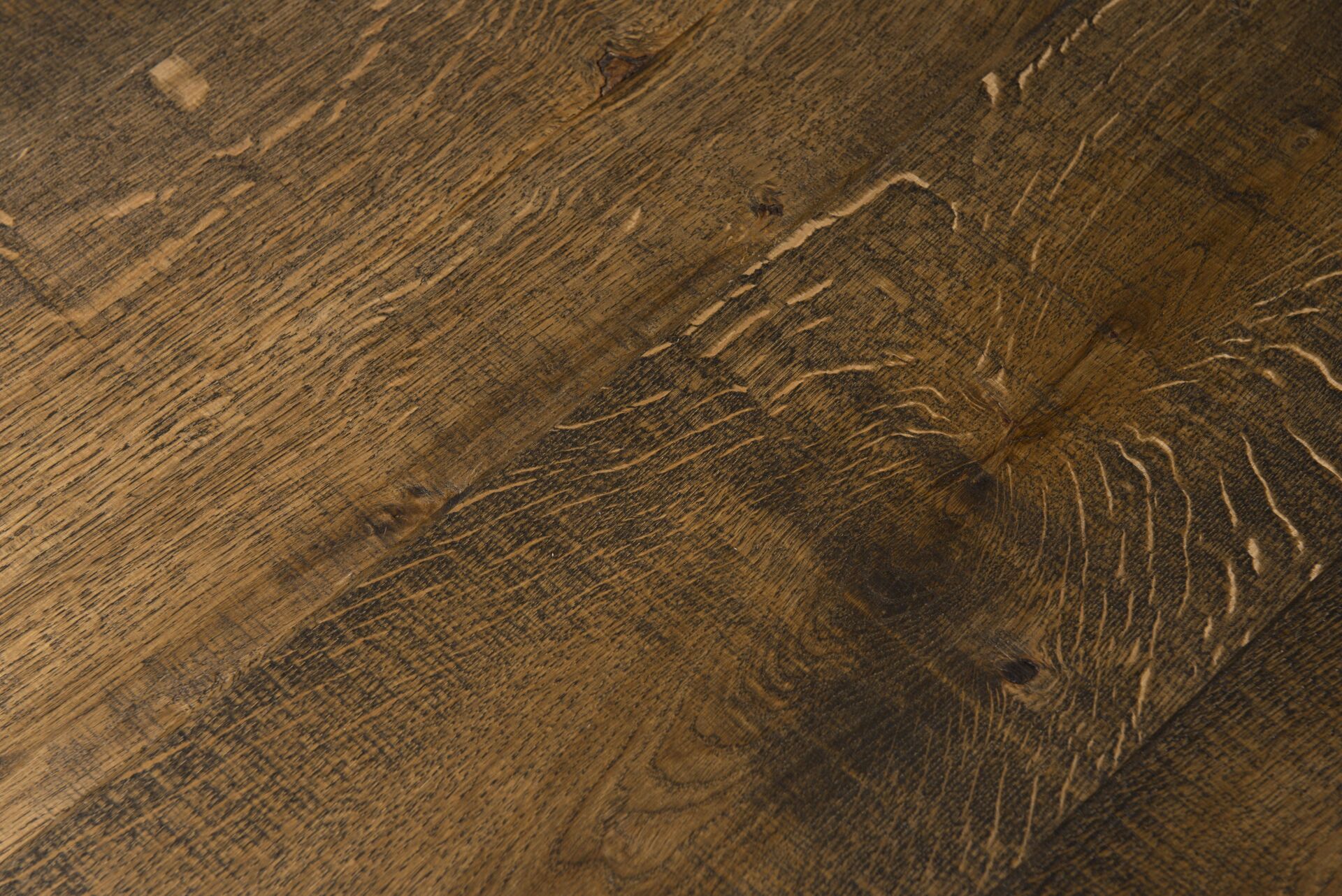 Landhausdiele Eiche sehr markant