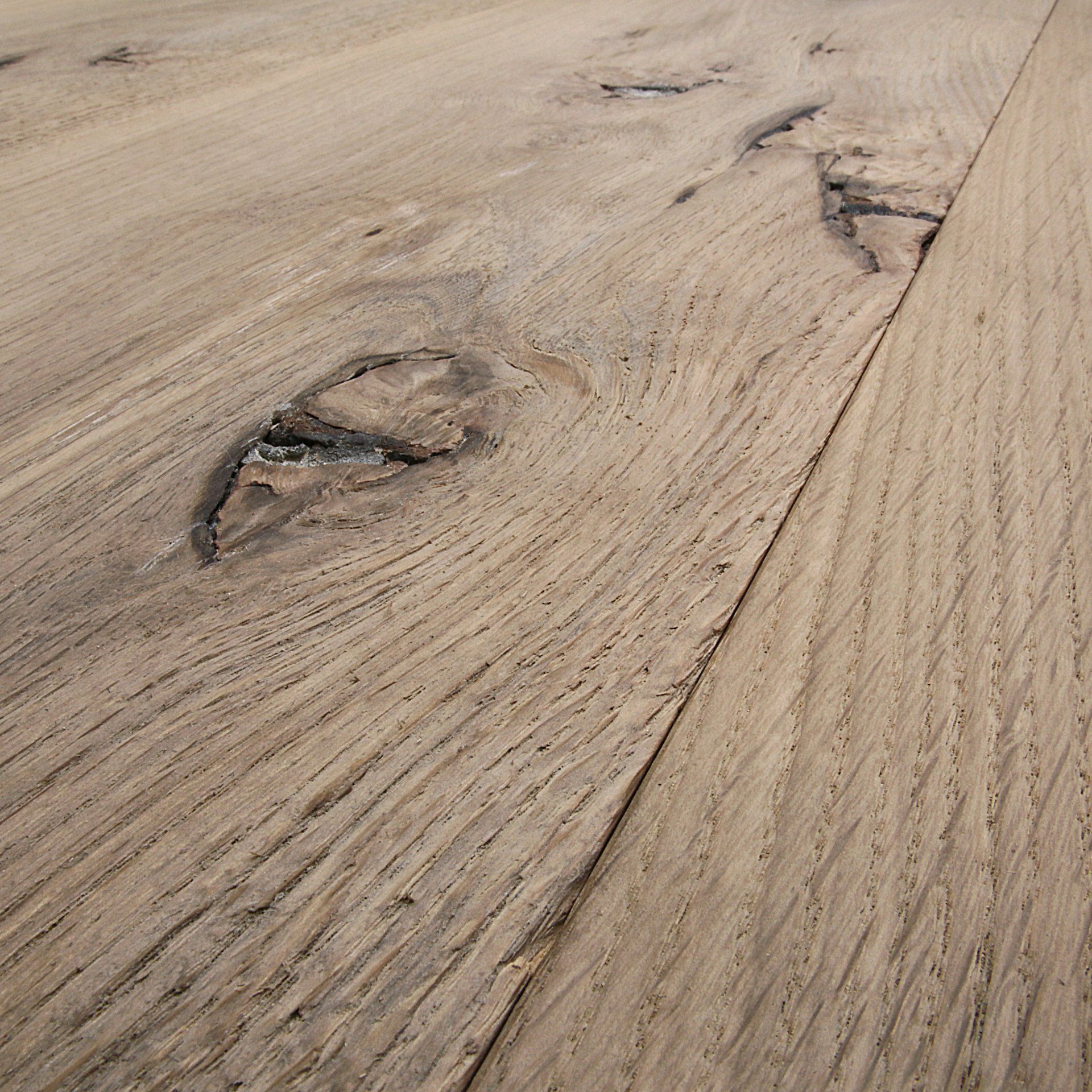 Landhausdiele Eiche sehr markant