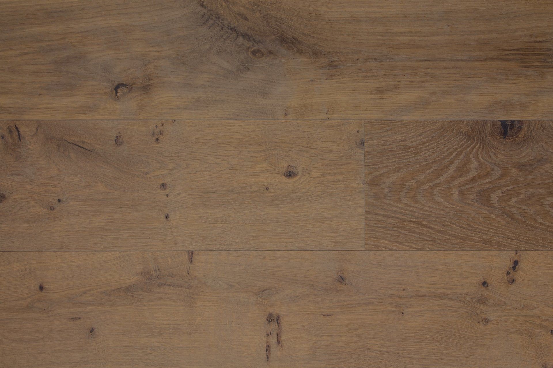 Landhausdiele Eiche sehr markant