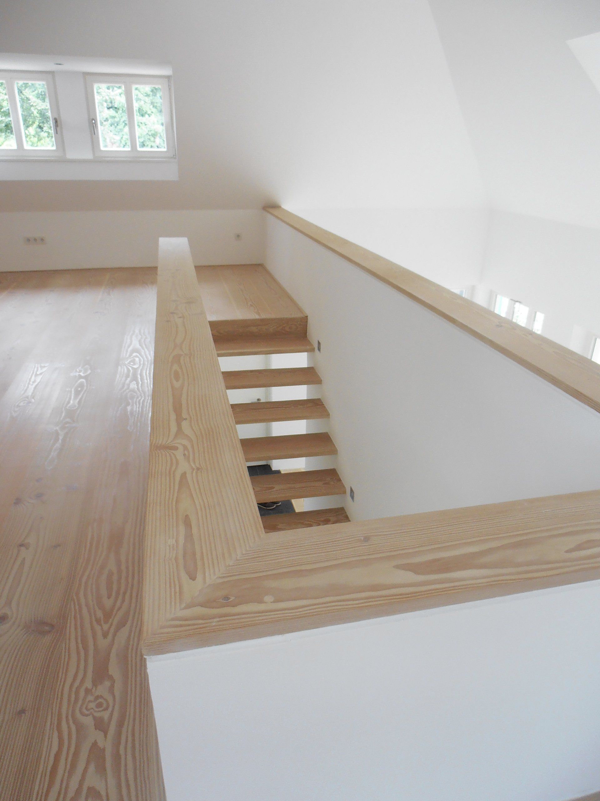 Weiss gelaugte massive Douglasiedielen