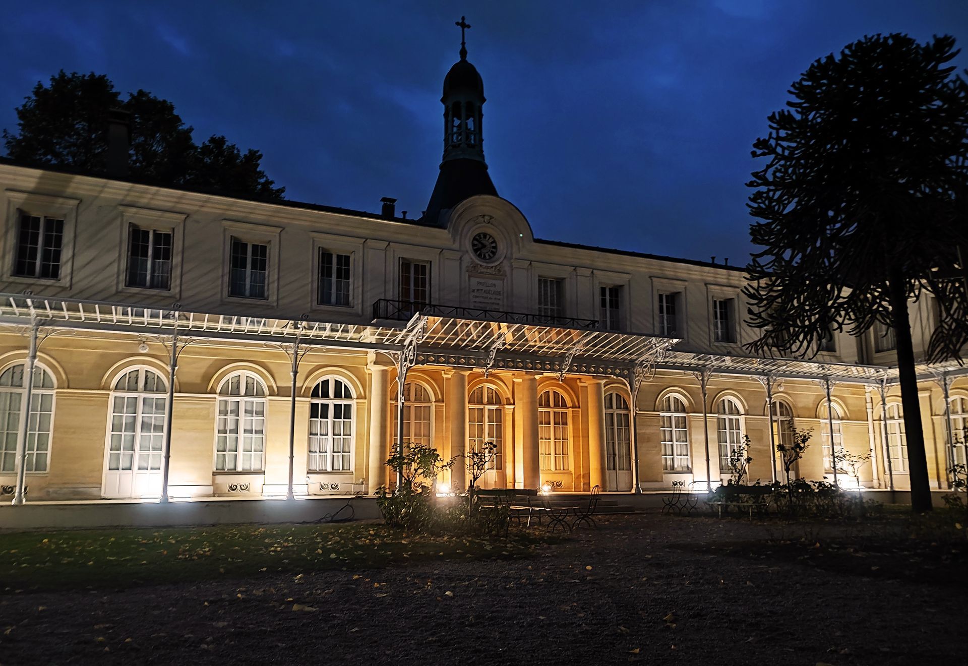 Restauration marquise couvent Neuilly-sur-Seine Restauration marquise couvent Neuilly-sur-Seine