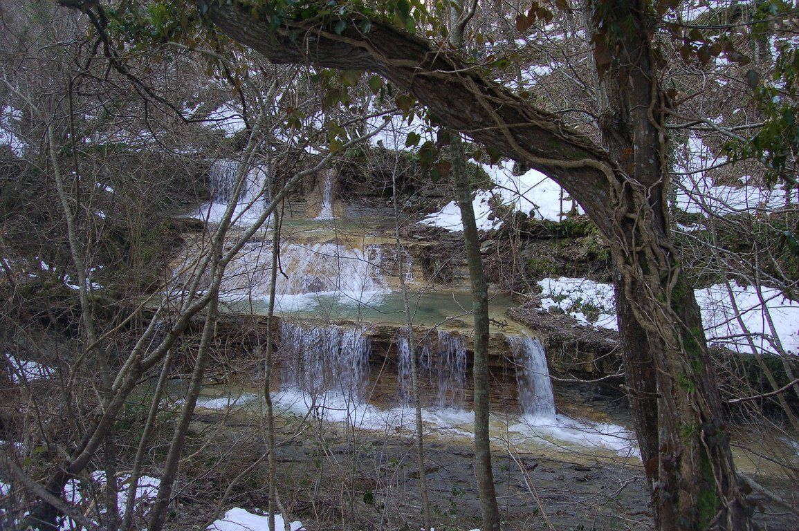 cascate valdericarte, bagno al fiume