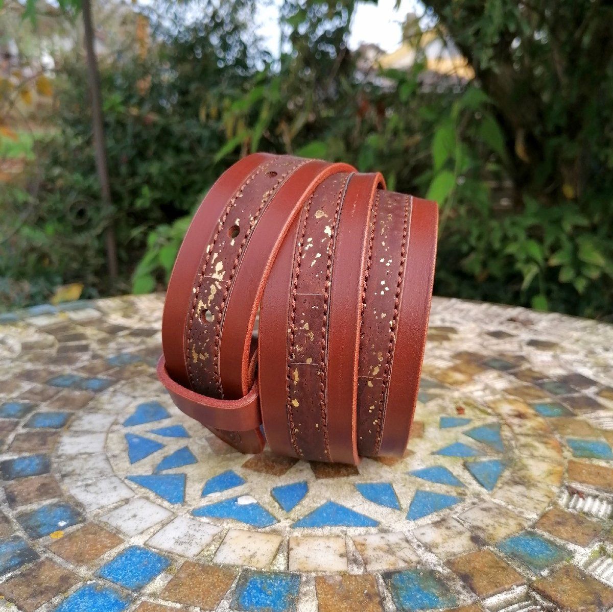 Rotbrauner Ledergürtel Büffelleder mit Kork Dunkelbraun Gold