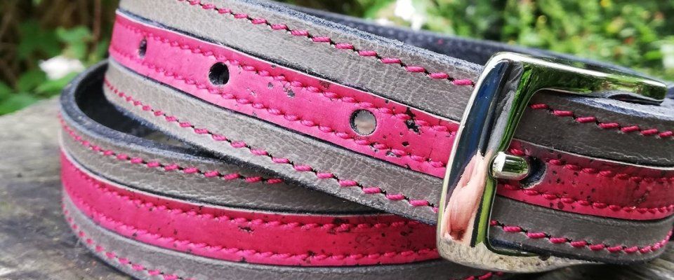 Grauer Ledergürtel mit Kork Bordeaux