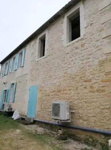 Encadrements imitation pierre à Mosnac