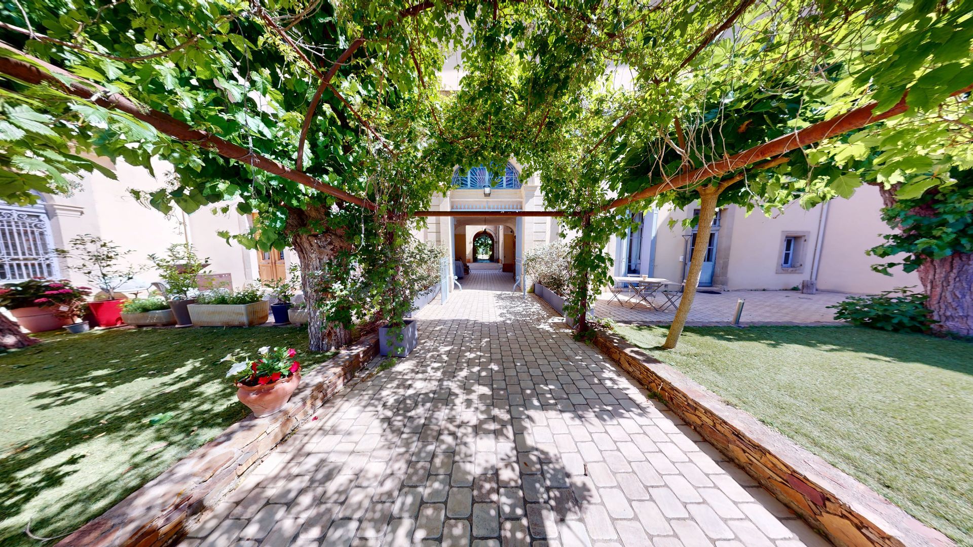 Domaine viticole — extérieur