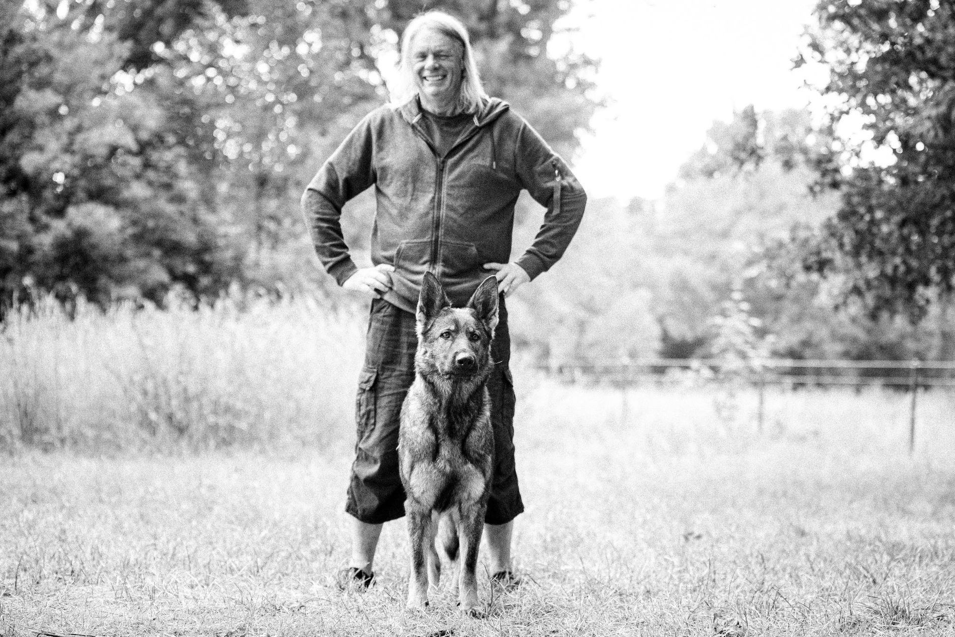 Der Schäferhund ist von seinem Charakter her ein guter Familienhund.