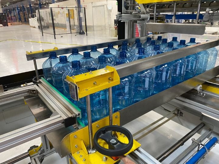 Bagging machine for empty bottles OBTINDU