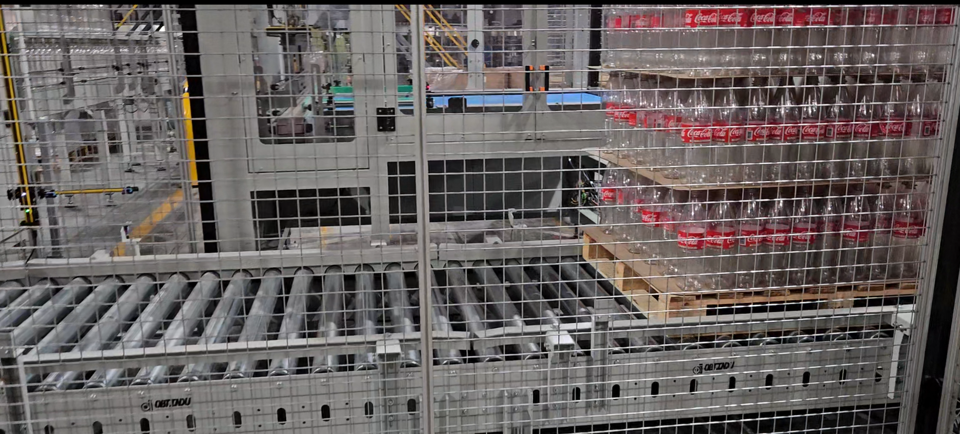 Línea de transportador de palés OBTINDU de rodillos, para desplazar los pales vcíos o los paletizados de un lugar a otro con plena estabilidad.