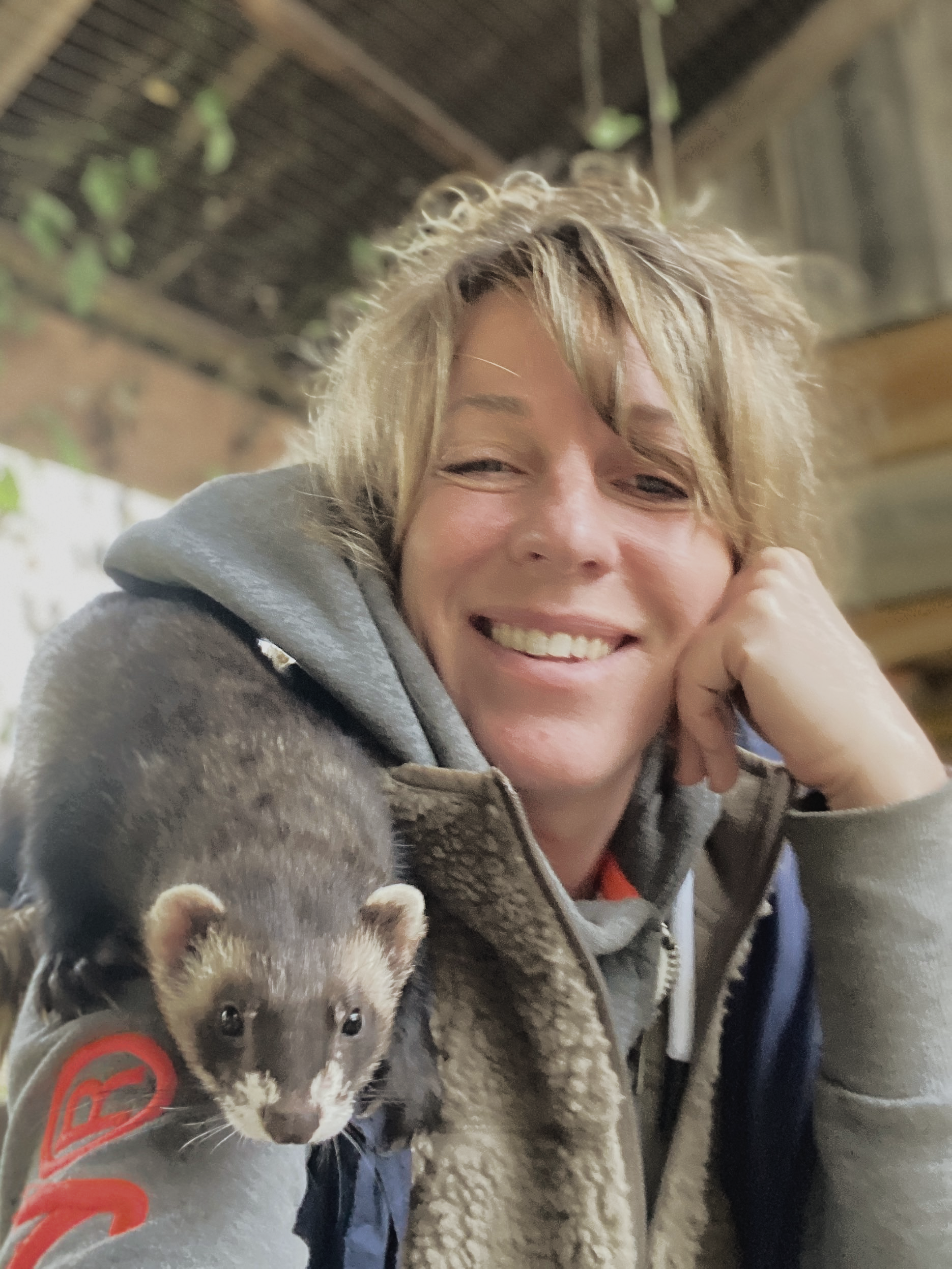 Muriel Davezan, Intervenante en médiation animale, canine et équine, éducatrice spécialisée, enseignante d'équitation, formatrice