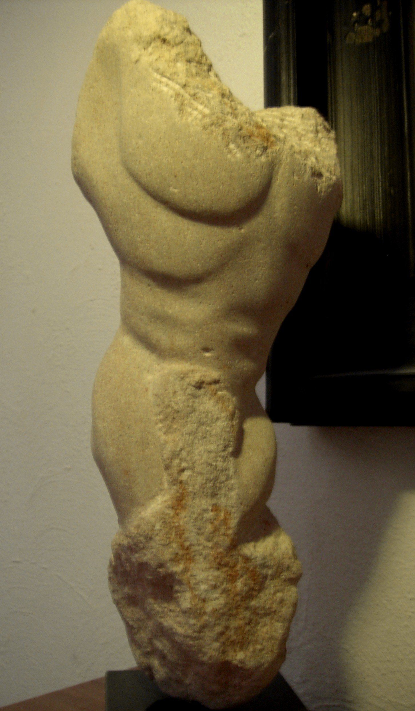 Kerl - Kalkstein, 2012 (Höhe 36 cm) Kerl - Kalkstein, 2012 (Höhe 36 cm)