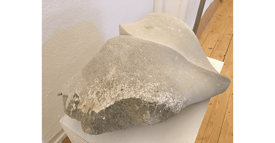 Fluke - Kalkstein, 2016 (Höhe ca. 25 cm) Fluke - Kalkstein, 2016 (Höhe ca. 25 cm)