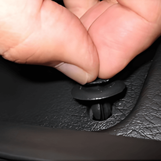 Auto Body Panel Clips