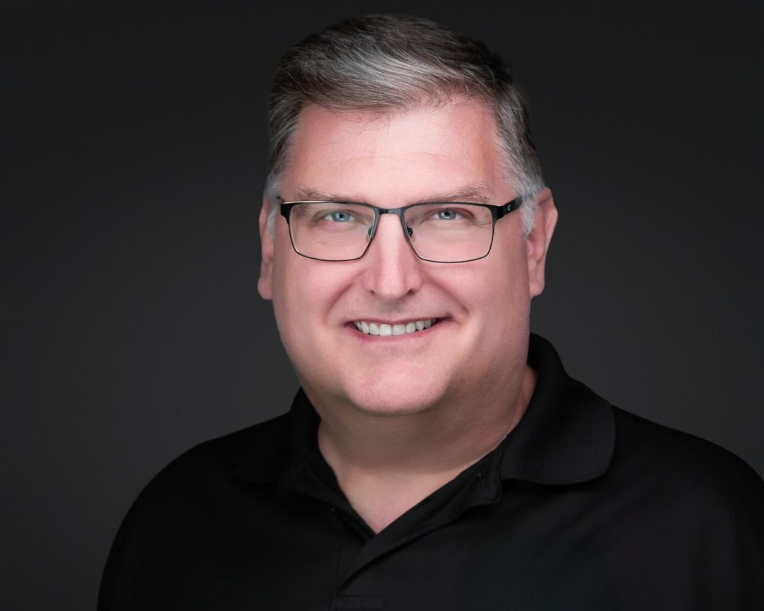 About Me A picture of Troy Angell, photographer and owner of Angell Photography