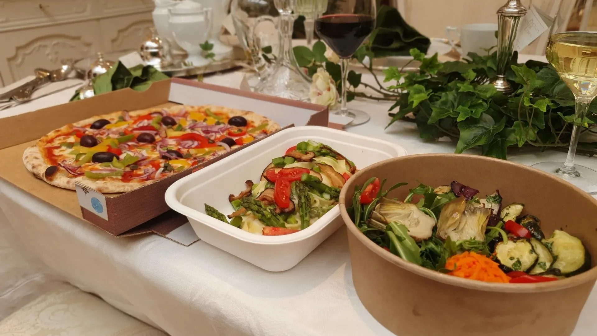 Pizza, Salate und alle Gerichte auch zum Mitnehmen