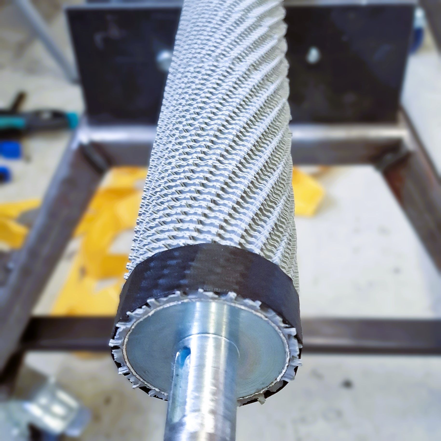 Transportrolle/Folien Stretchwalze kalt beklebt mit Friktionsbelag Typ Supergrip Transportrolle/Folien Stretchwalze kalt beklebt mit Friktionsbelag Typ Supergrip