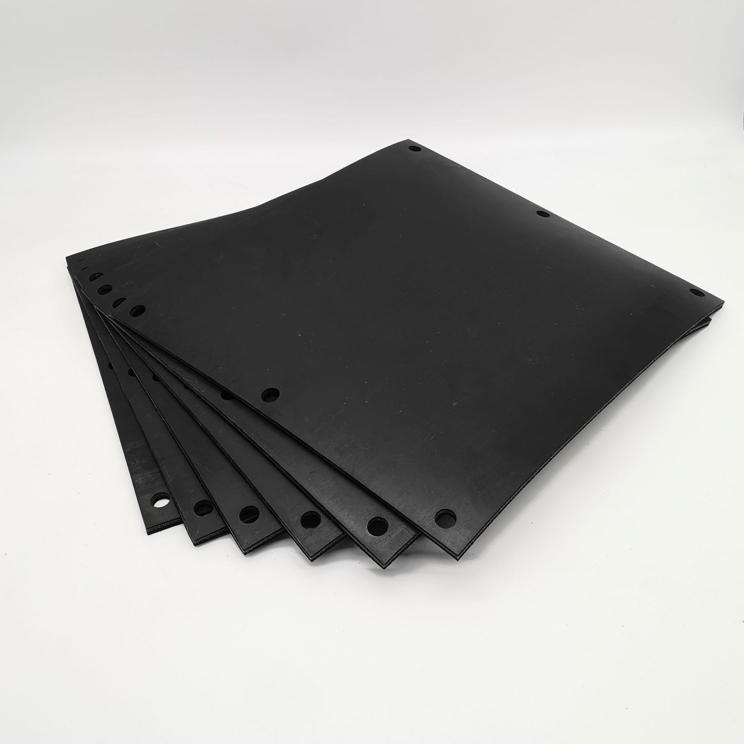 Zuschnitte aus gewebeverstärktem Förderband-Gummi wasserstahl geschnitten Hartner Ballistik Separator Zuschnitte aus gewebeverstärktem Förderband-Gummi wasserstahl geschnitten Hartner Ballistik Separator