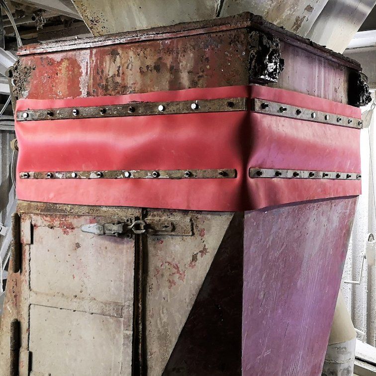 Gummi-Manschette nahtlos, dorngefertigt, Para rot