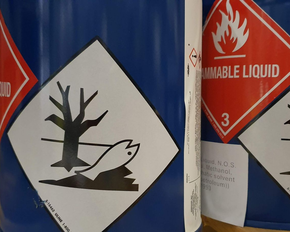 Umweltmanagementsysteme (ISO 14001 / EMAS)
Abfall- und Gefahrstoffmanagement
Rechtskataster und Umweltrechts-Compliance