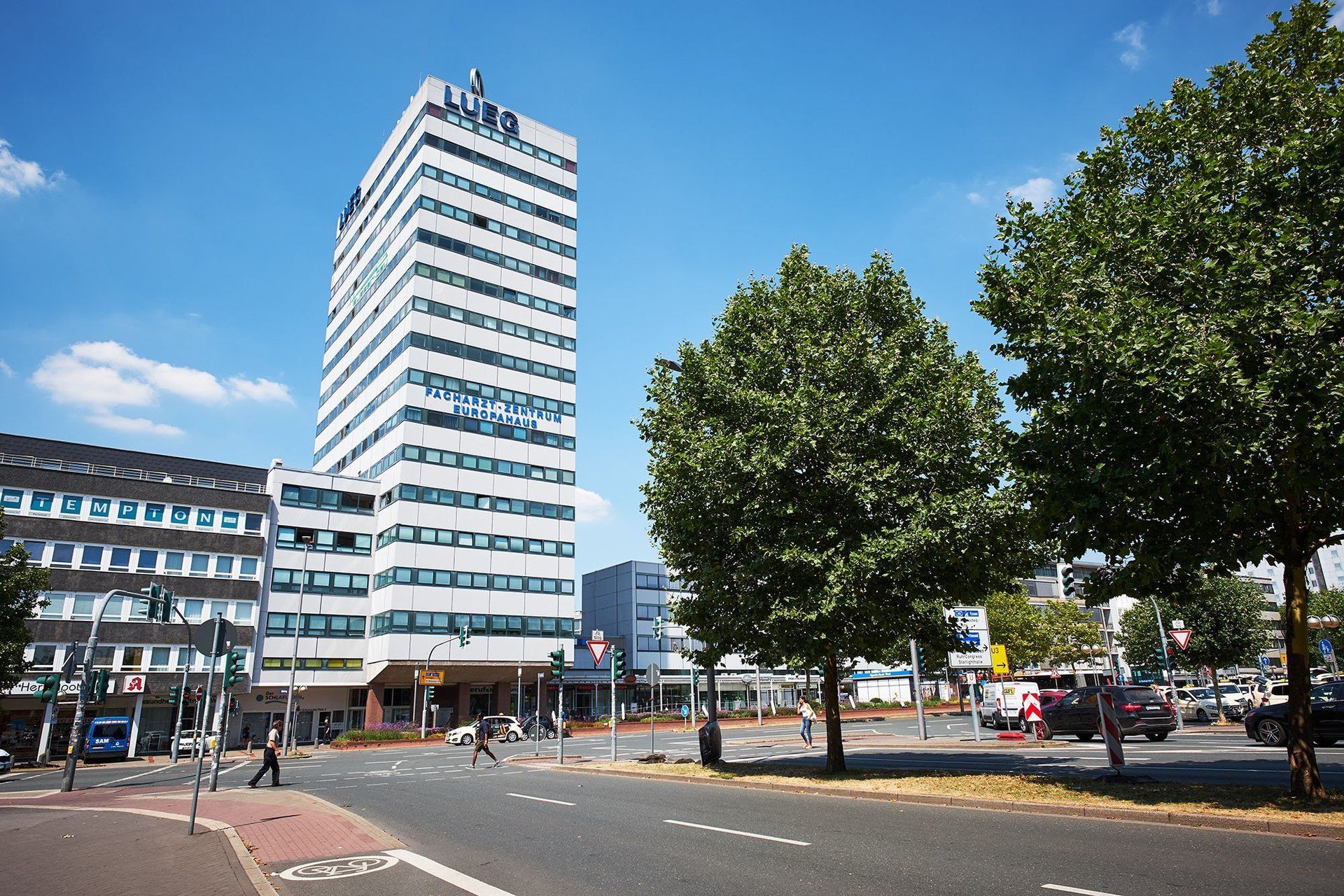 Aussenaufnahme des Europahauses in Bochum, worin sich die Praxis befindet