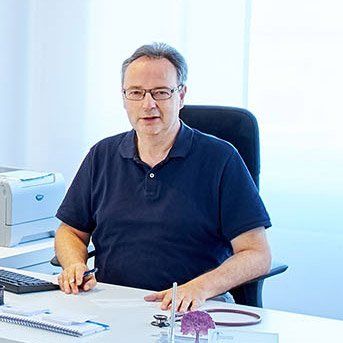 Dr. Martin Hoster