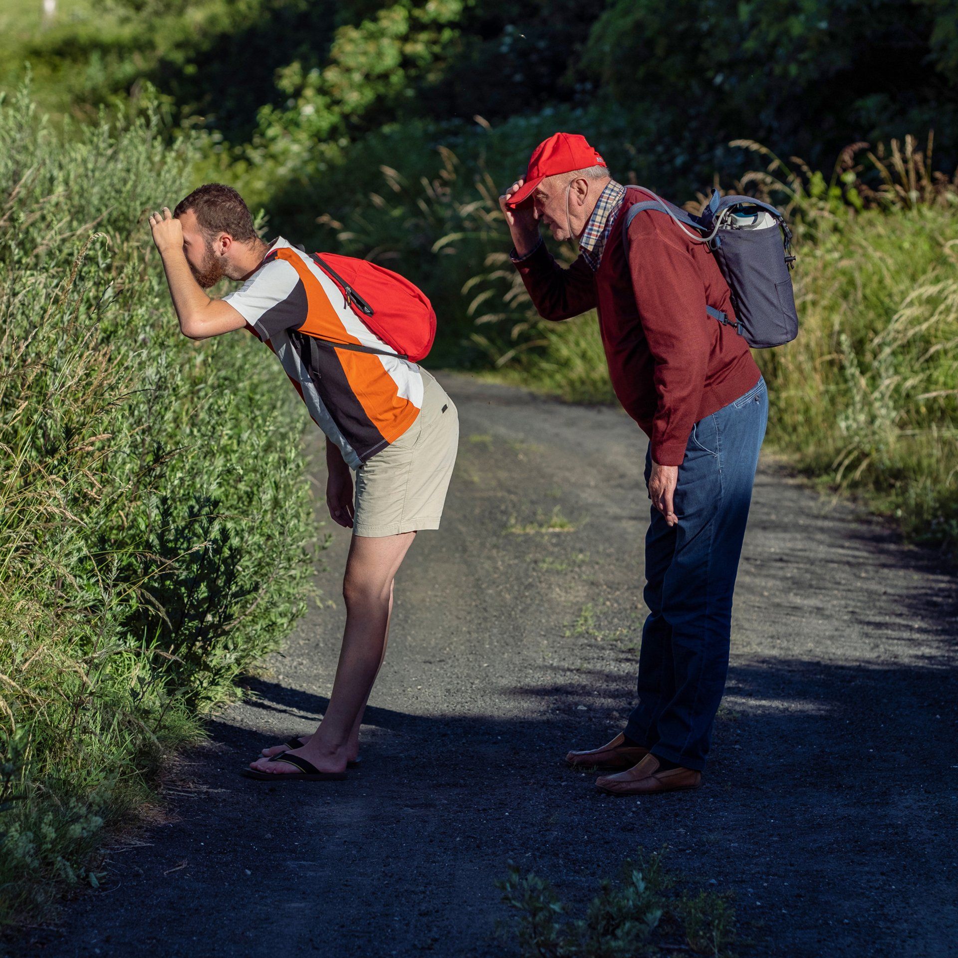 Photographie lifestyle.
Un jeune et son grand-père en balade autour du marais de Ribains à Landos.
Photographie lifestyle.