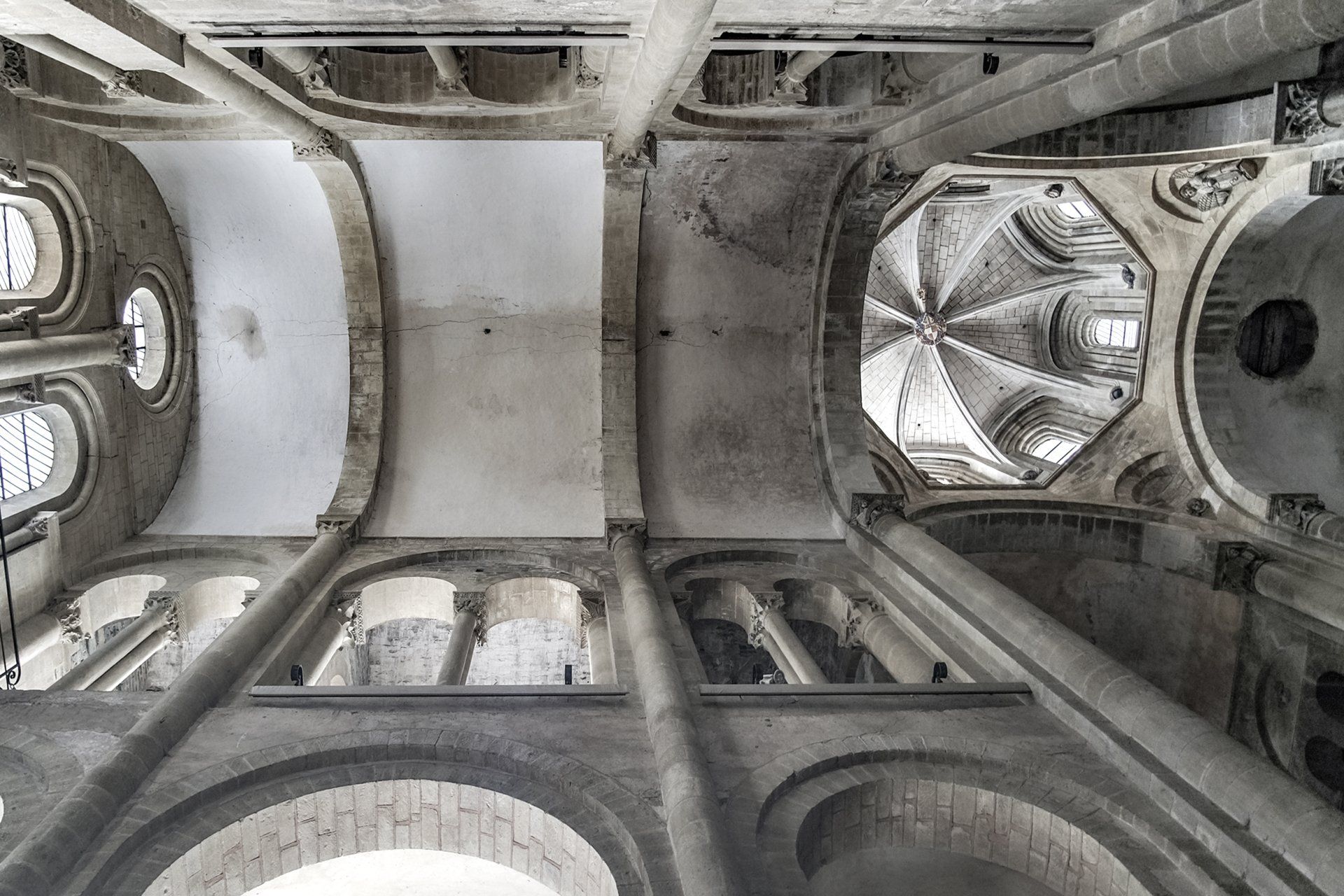 Plafond d'une église en Haute-Garonne.
Photographe Art, Patrimoine et architecture - Lyon - Saint-Etienne - le Puy en Velay.