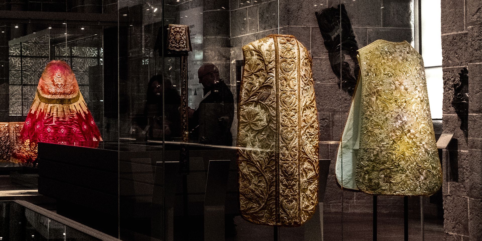 Trésor de la Cathédrale du Puy en Velay.
Photographe Art, Patrimoine et architecture - Lyon - Saint-Etienne - le Puy en Velay.
Ici : Trésor de la Cathédrale du Puy en Velay