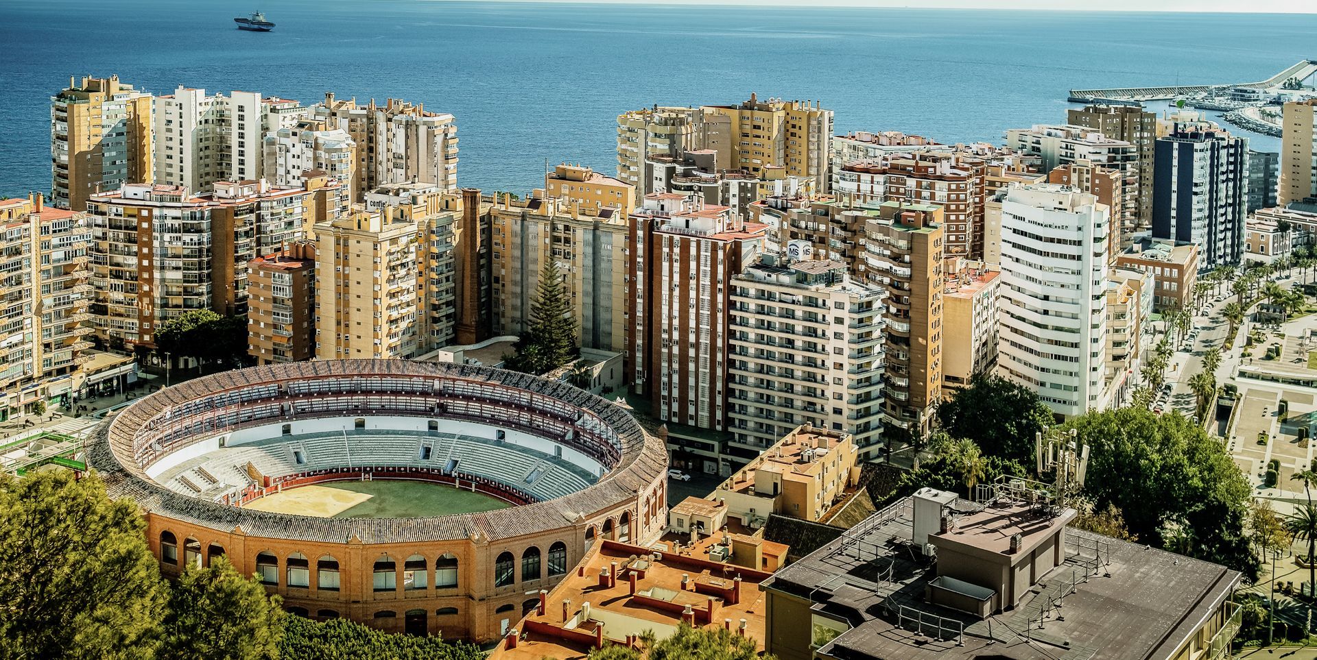 Photo des arènes de Malaga en Espagne : vue depuis le château.
Photographe de patrimoine , d'architecture.
