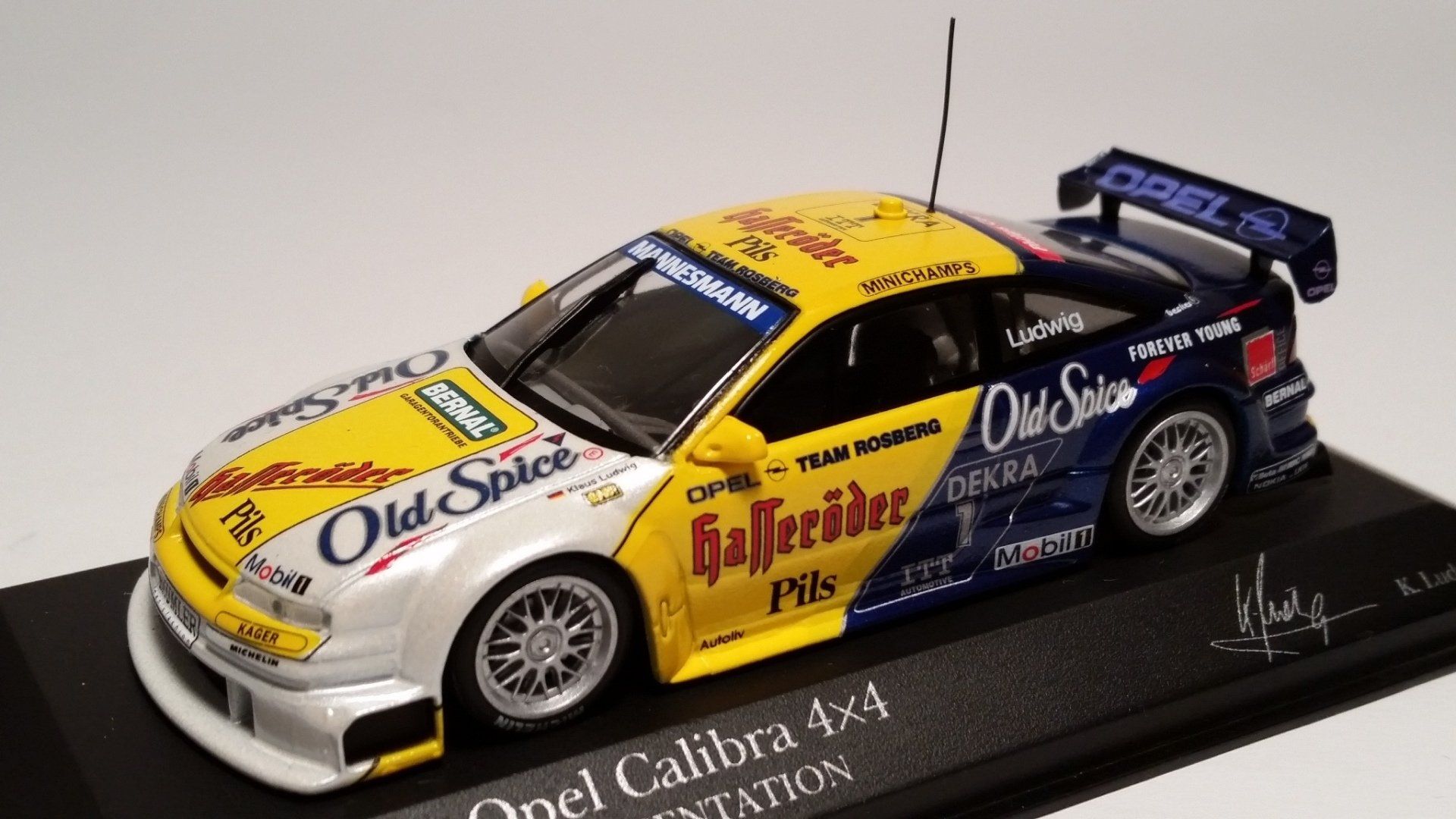 BTCC 1997, #8 John Cleland, Vauxhall Vectra, Team Vauxhall Sport, Onyx XT082