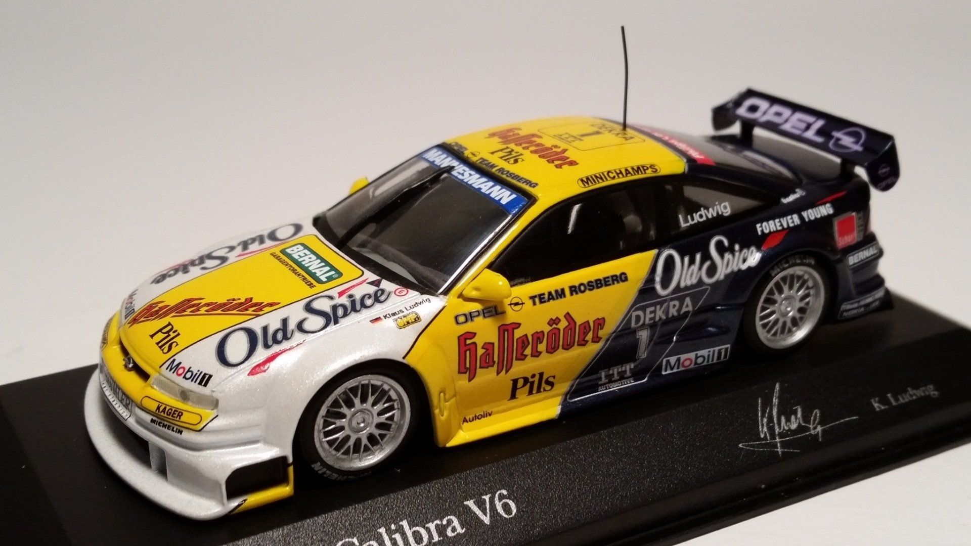 BTCC 1997, #8 John Cleland, Vauxhall Vectra, Team Vauxhall Sport, Onyx XT082