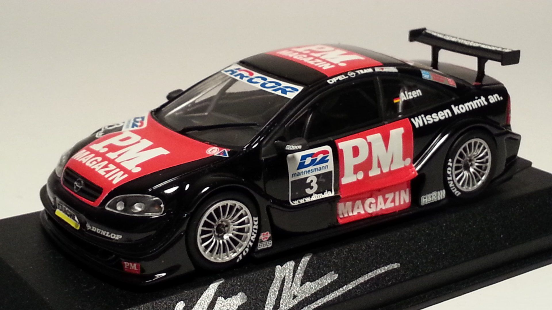 BTCC 1997, #8 John Cleland, Vauxhall Vectra, Team Vauxhall Sport, Onyx XT082