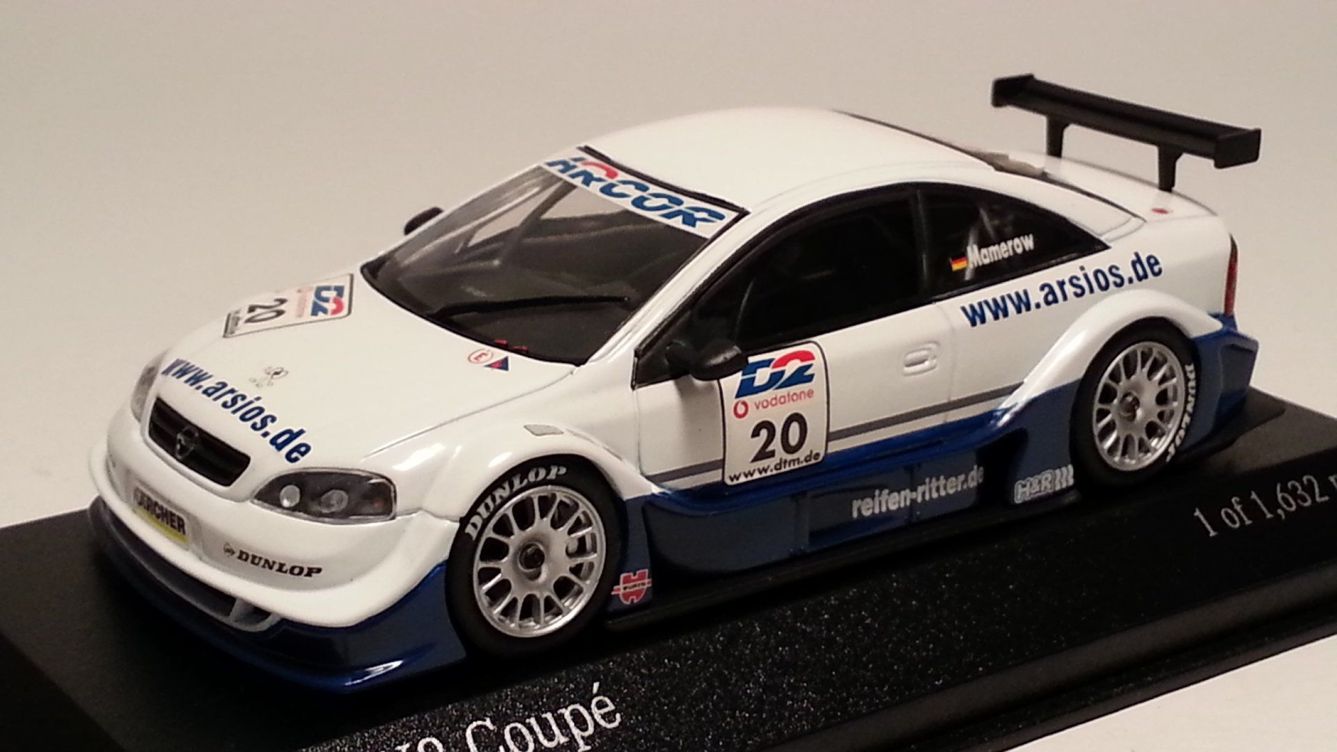 BTCC 1997, #8 John Cleland, Vauxhall Vectra, Team Vauxhall Sport, Onyx XT082