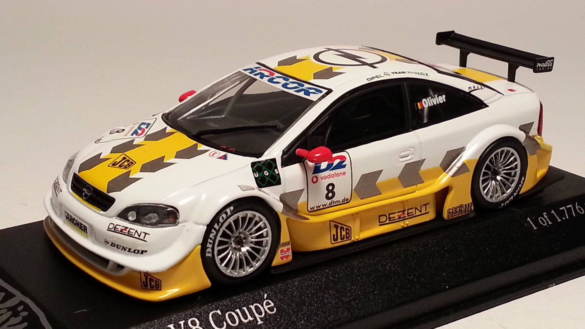 BTCC 1997, #8 John Cleland, Vauxhall Vectra, Team Vauxhall Sport, Onyx XT082