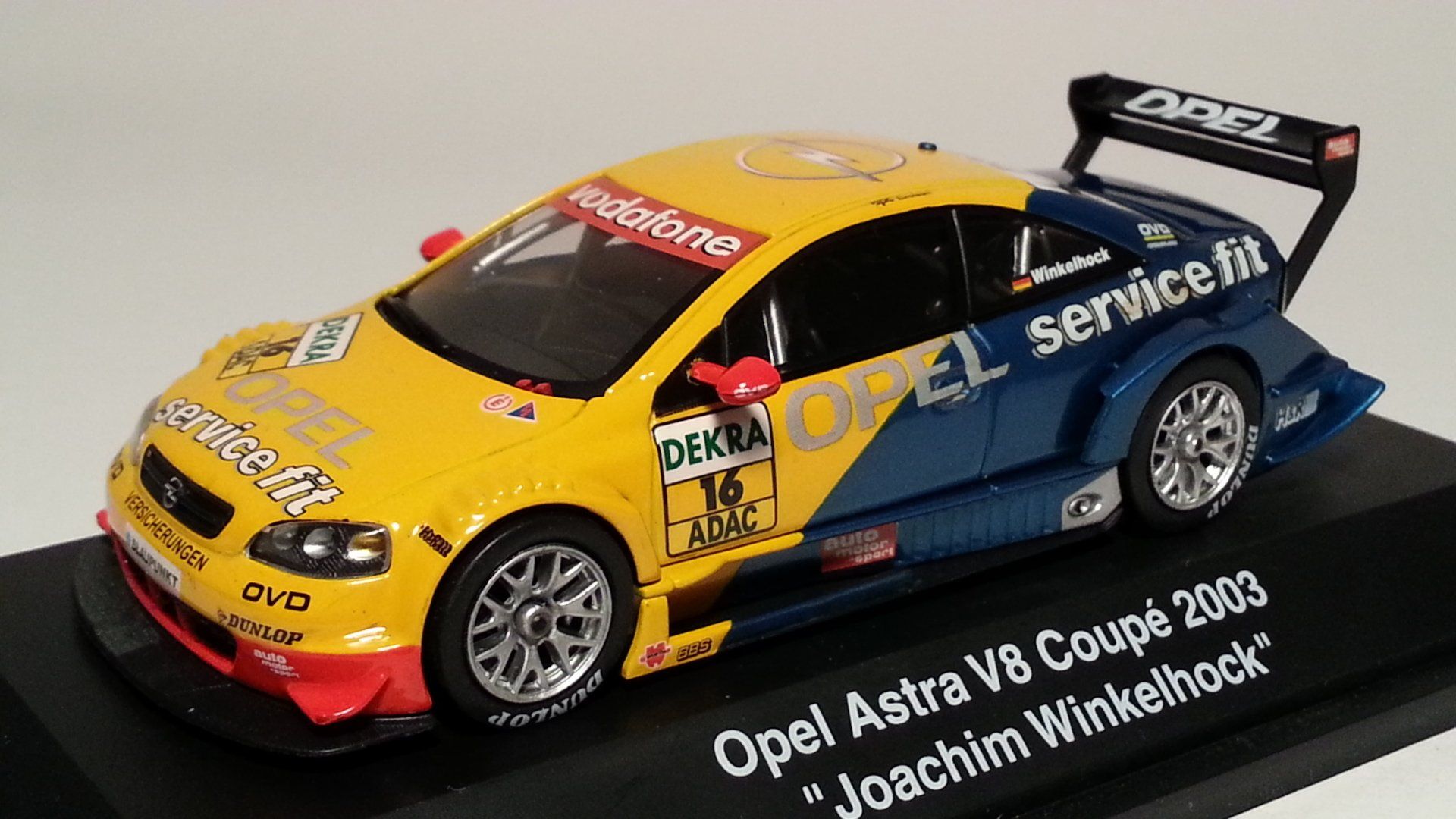 BTCC 1997, #8 John Cleland, Vauxhall Vectra, Team Vauxhall Sport, Onyx XT082