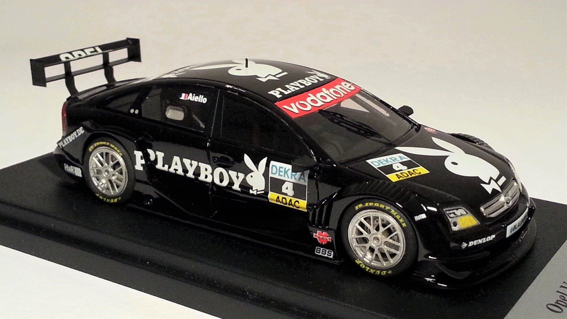 BTCC 1997, #8 John Cleland, Vauxhall Vectra, Team Vauxhall Sport, Onyx XT082